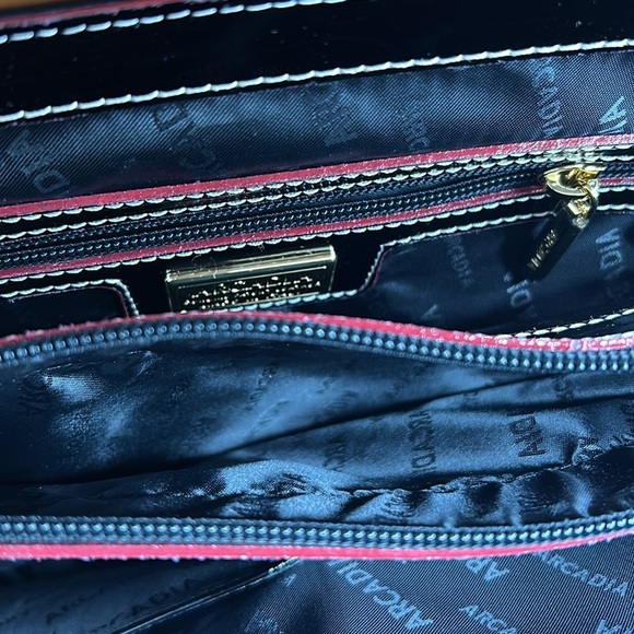 2338- Arcadia Patent Leather Crossbody Bag Made in Italy NWT - Picture 15 of 15